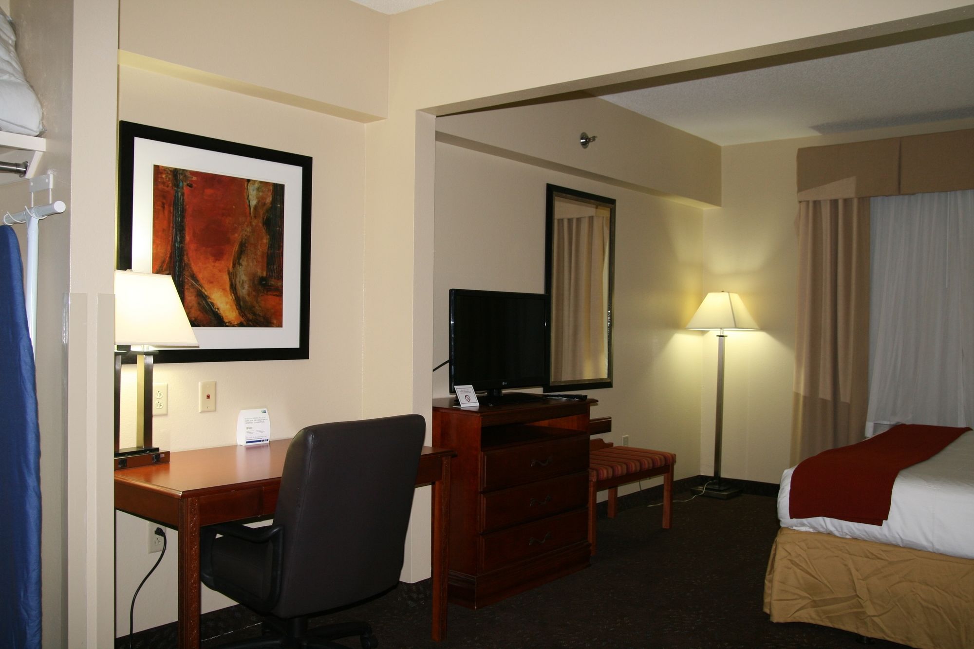 Holiday Inn Express & Suites Greenville