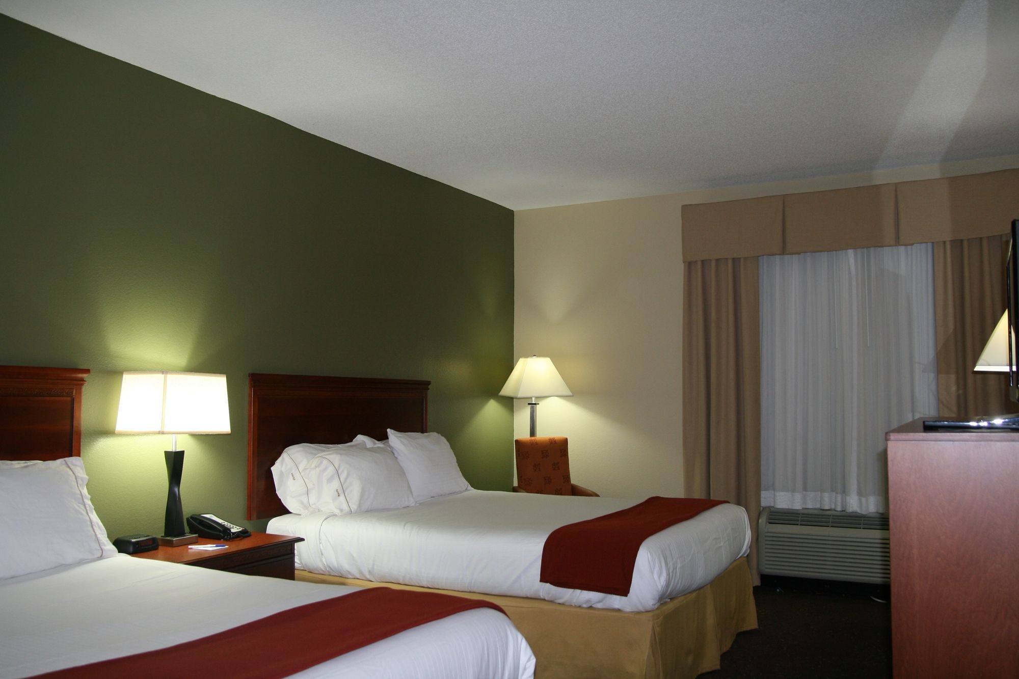 Holiday Inn Express & Suites Greenville