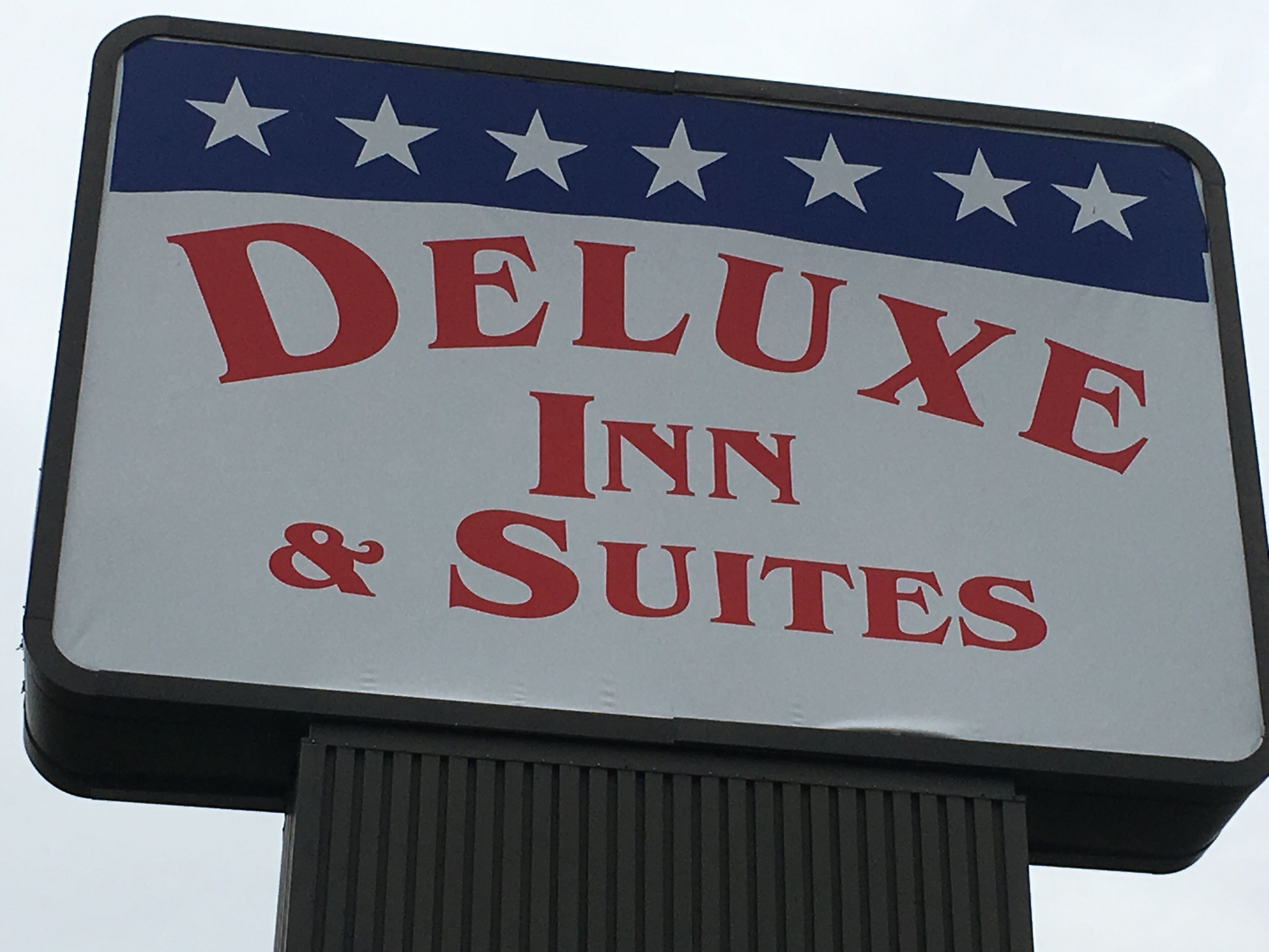 Deluxe Inn & Suites Greenwood