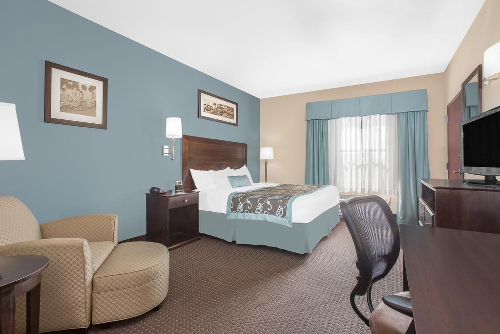 Holiday Inn Express Gulfport Beach