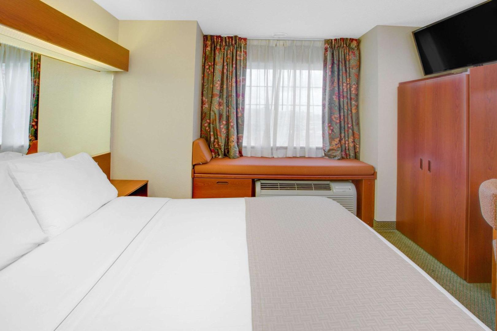 Microtel Inn & Suites by Wyndham Hattiesburg