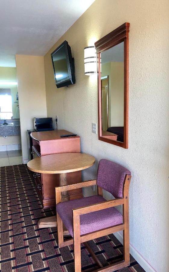 Americas Best Value Inn - Indianola