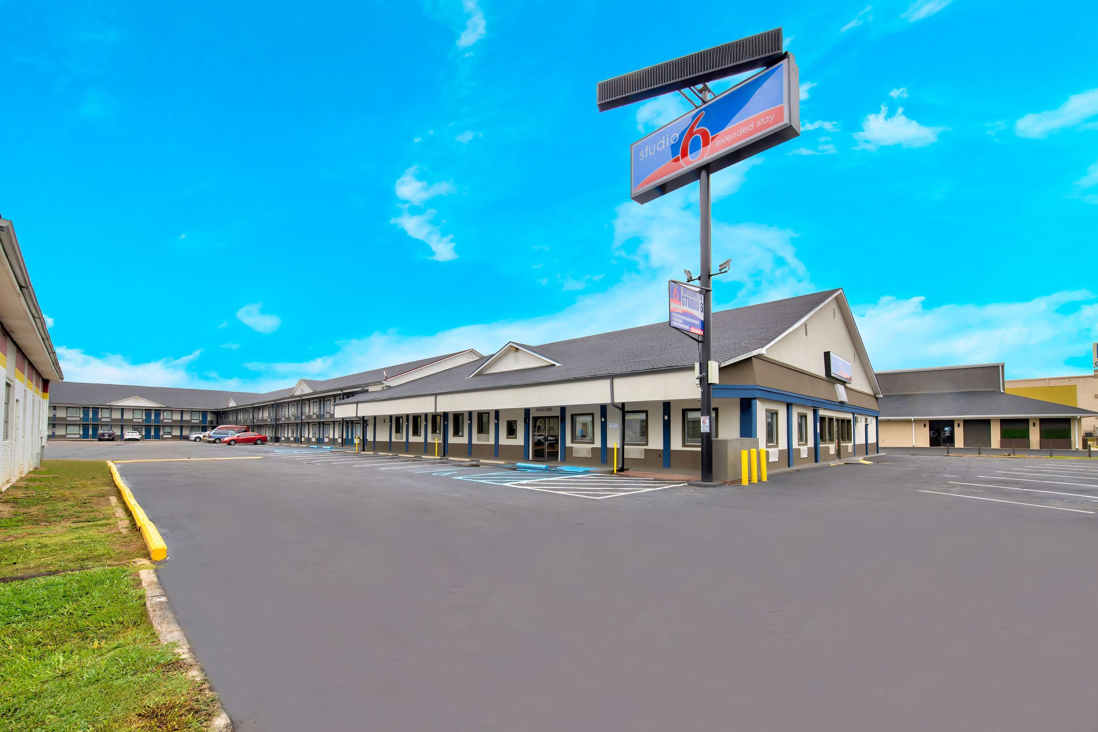 Studio 6 Jackson, MS I 55