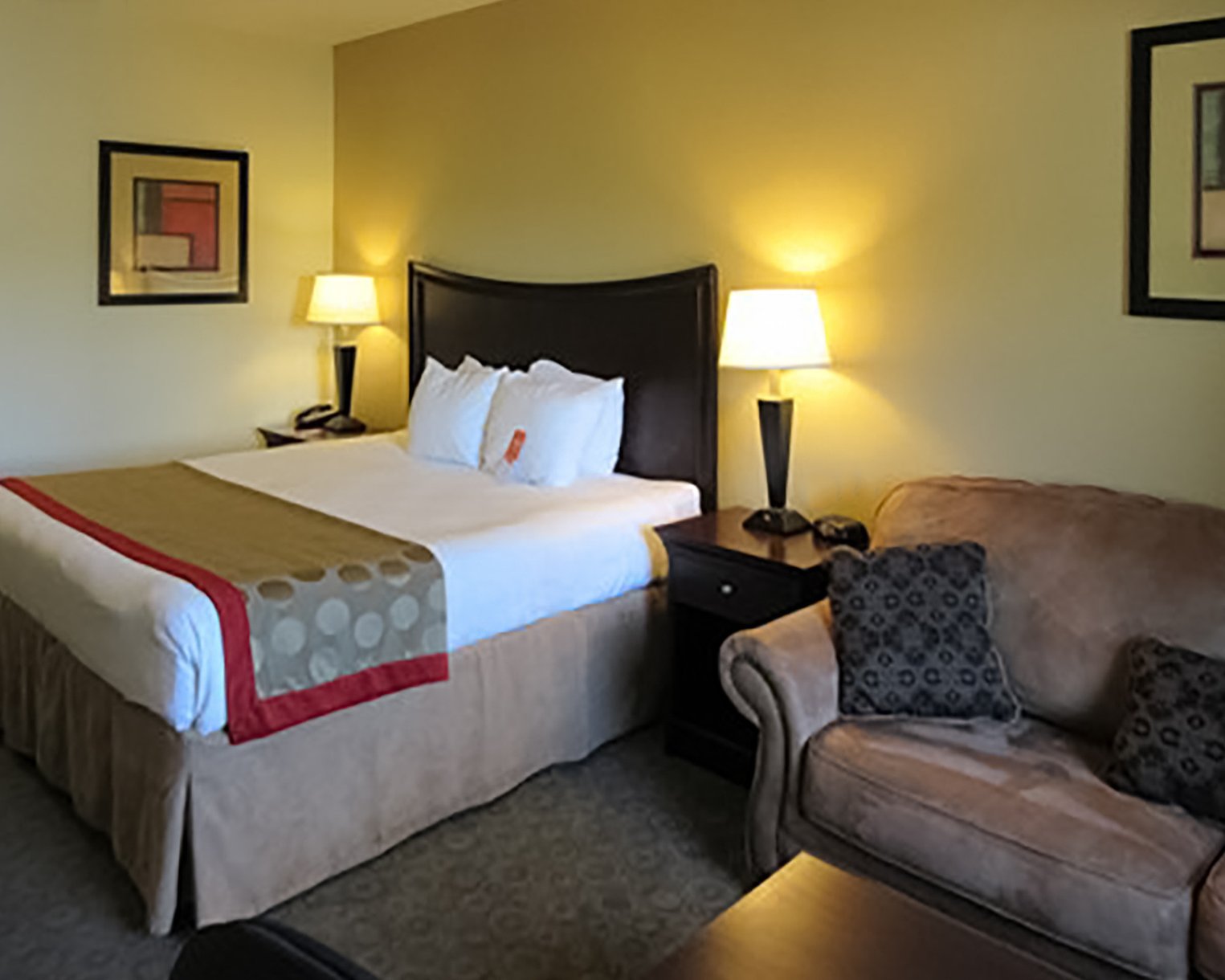 Comfort Inn & Suites