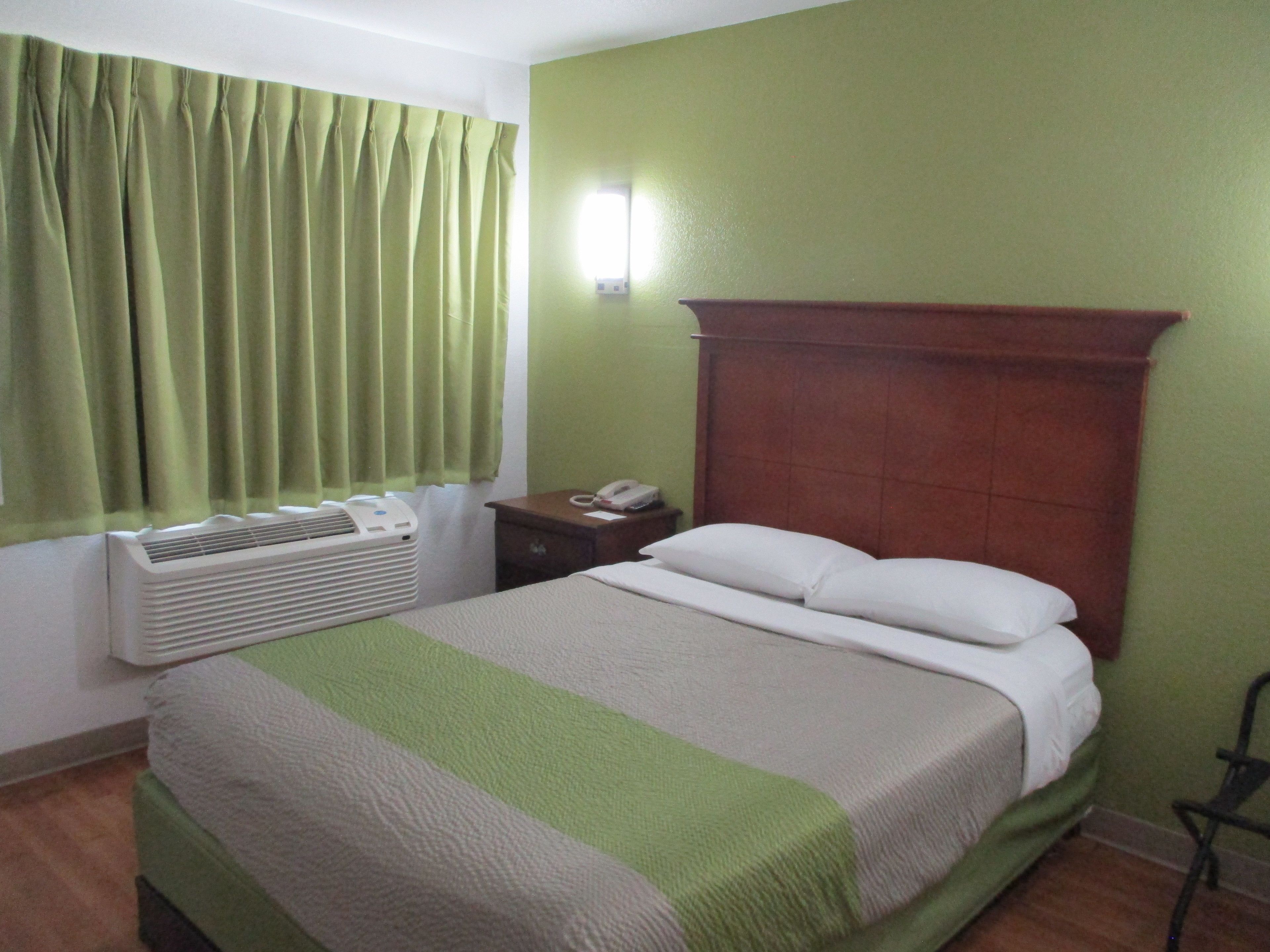 Motel 9 Meridian