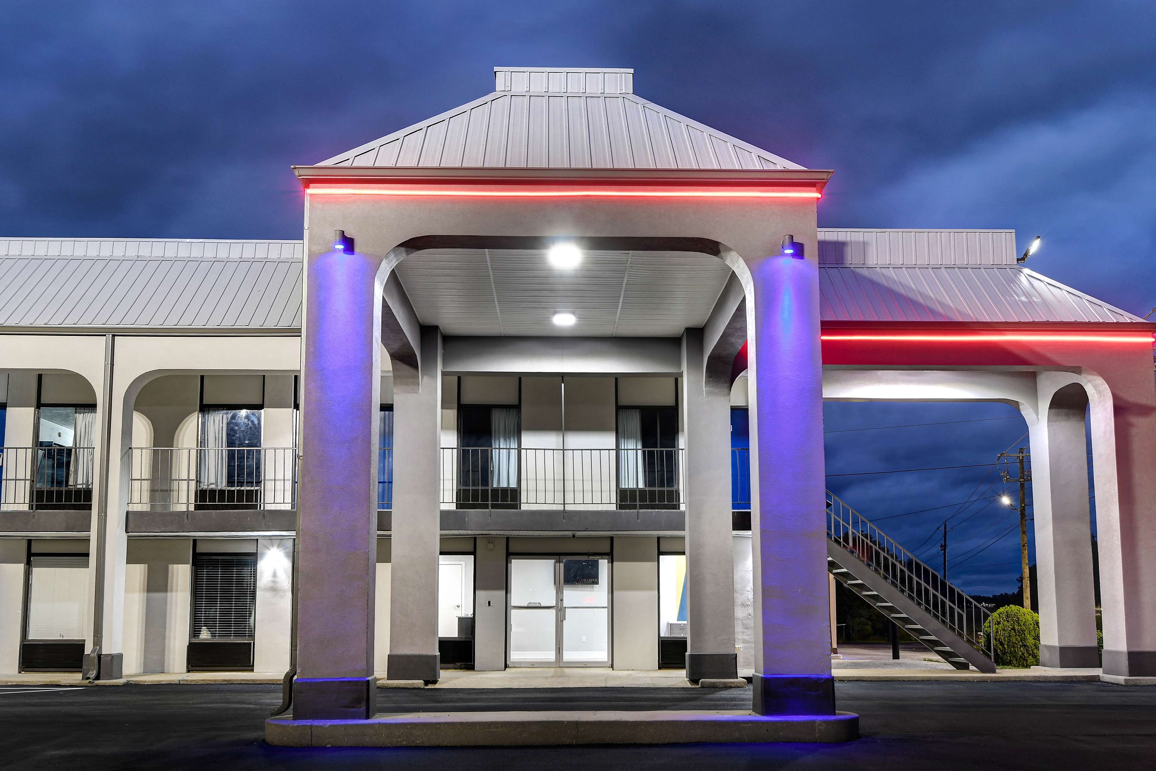 Studio 6 Meridian
