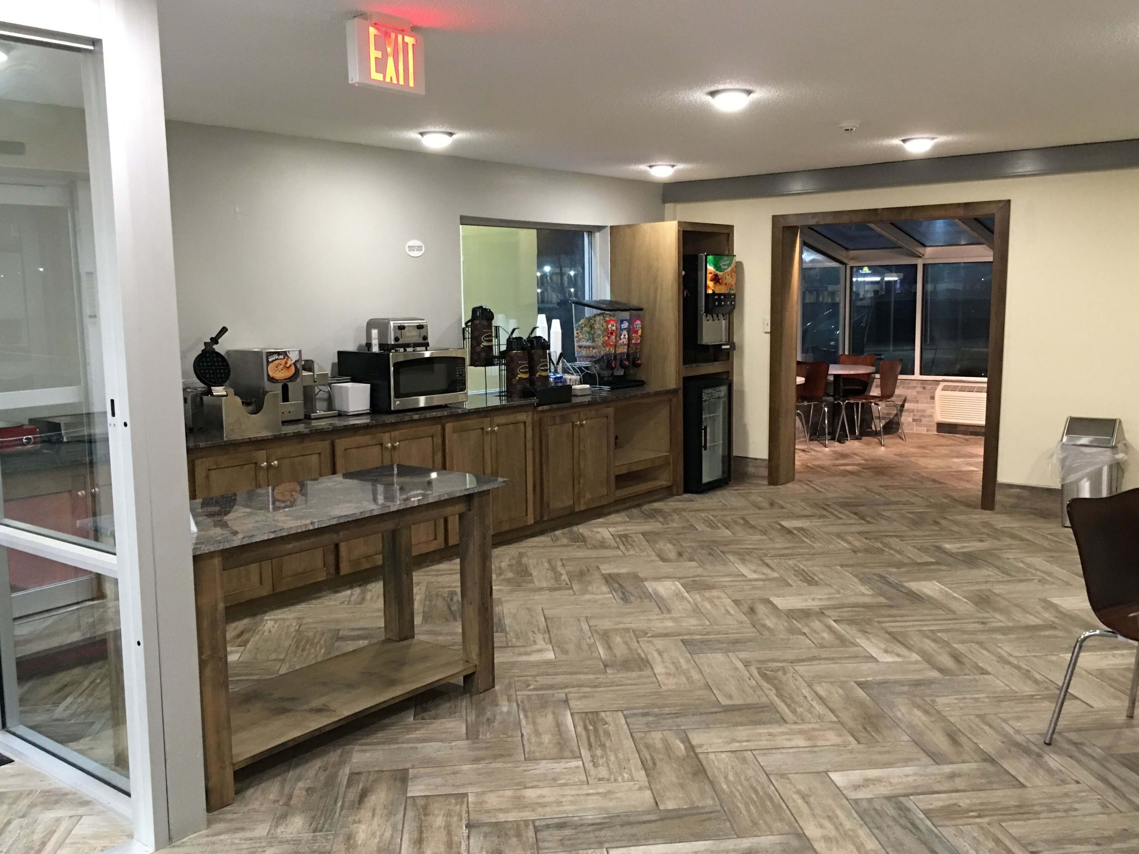 Super 8 by Wyndham Meridian