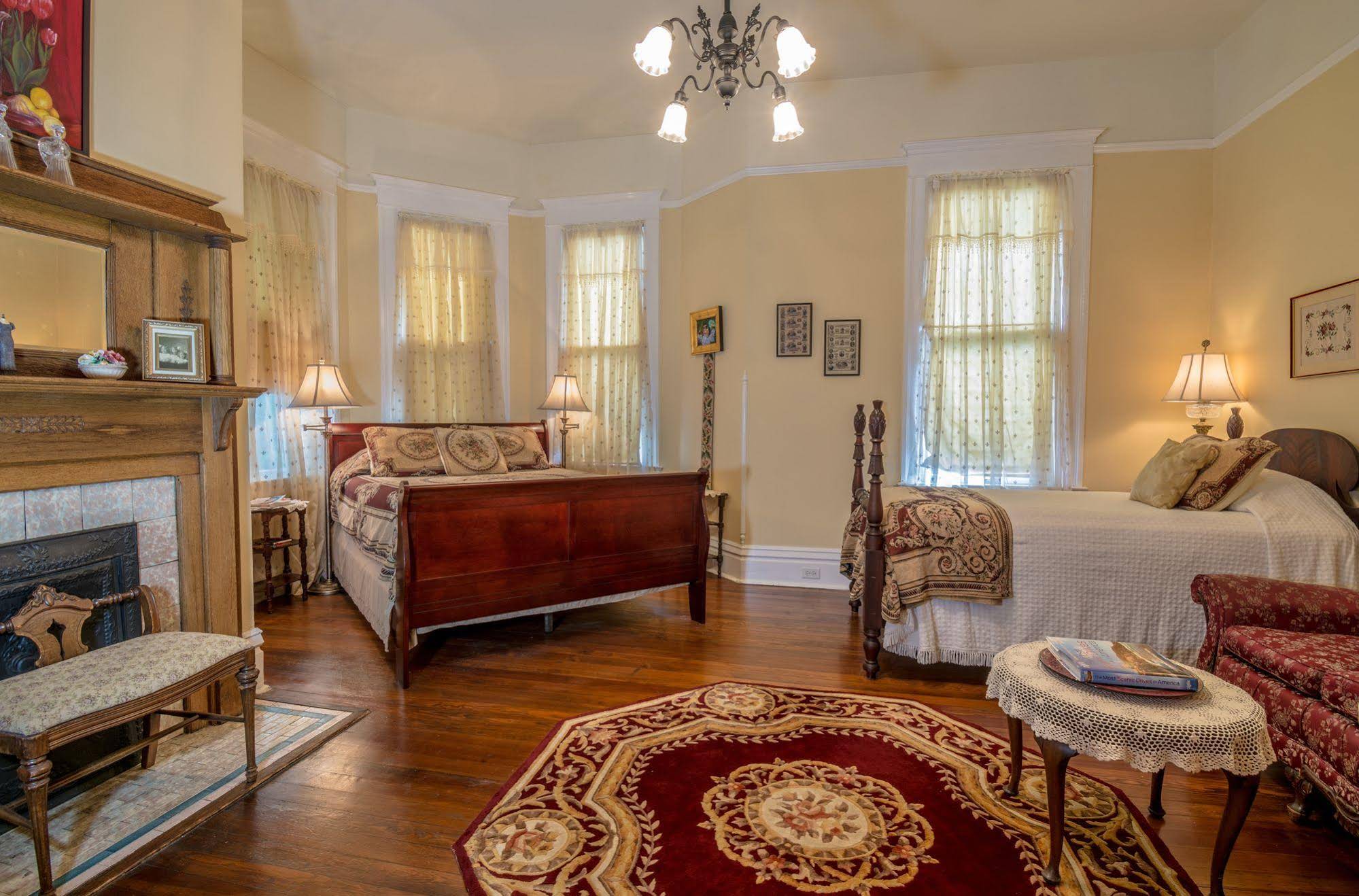 Bisland House Bed and Breakfast