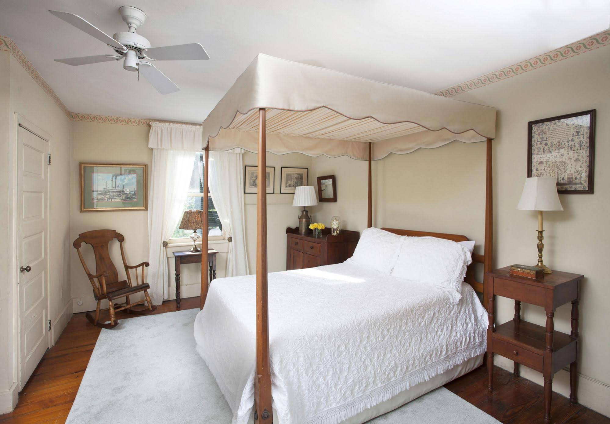 Linden Antebellum Bed & Breakfast