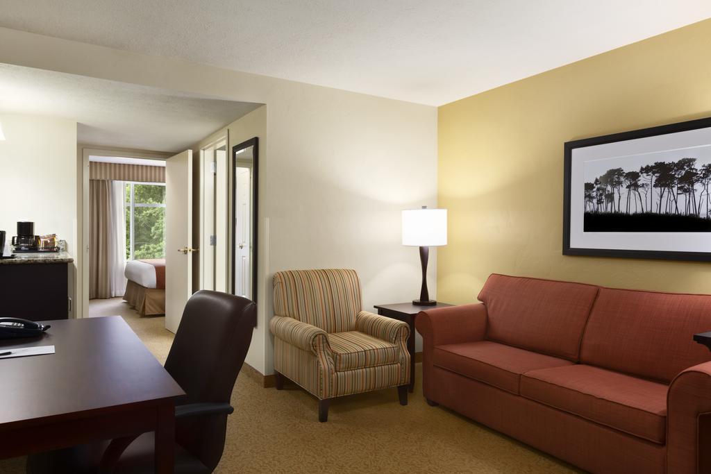Country Inn & Suites by Radisson, Biloxi-Ocean Springs, MS