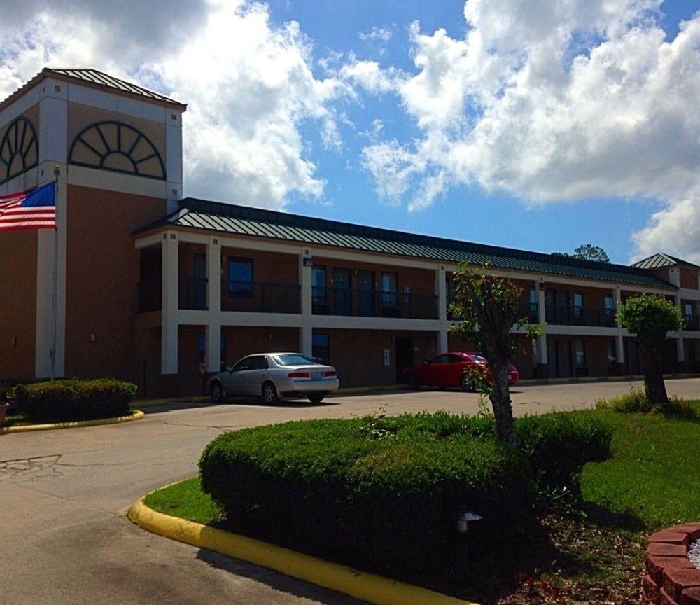 Econo Lodge Inn & Suites Ocean Springs Biloxi