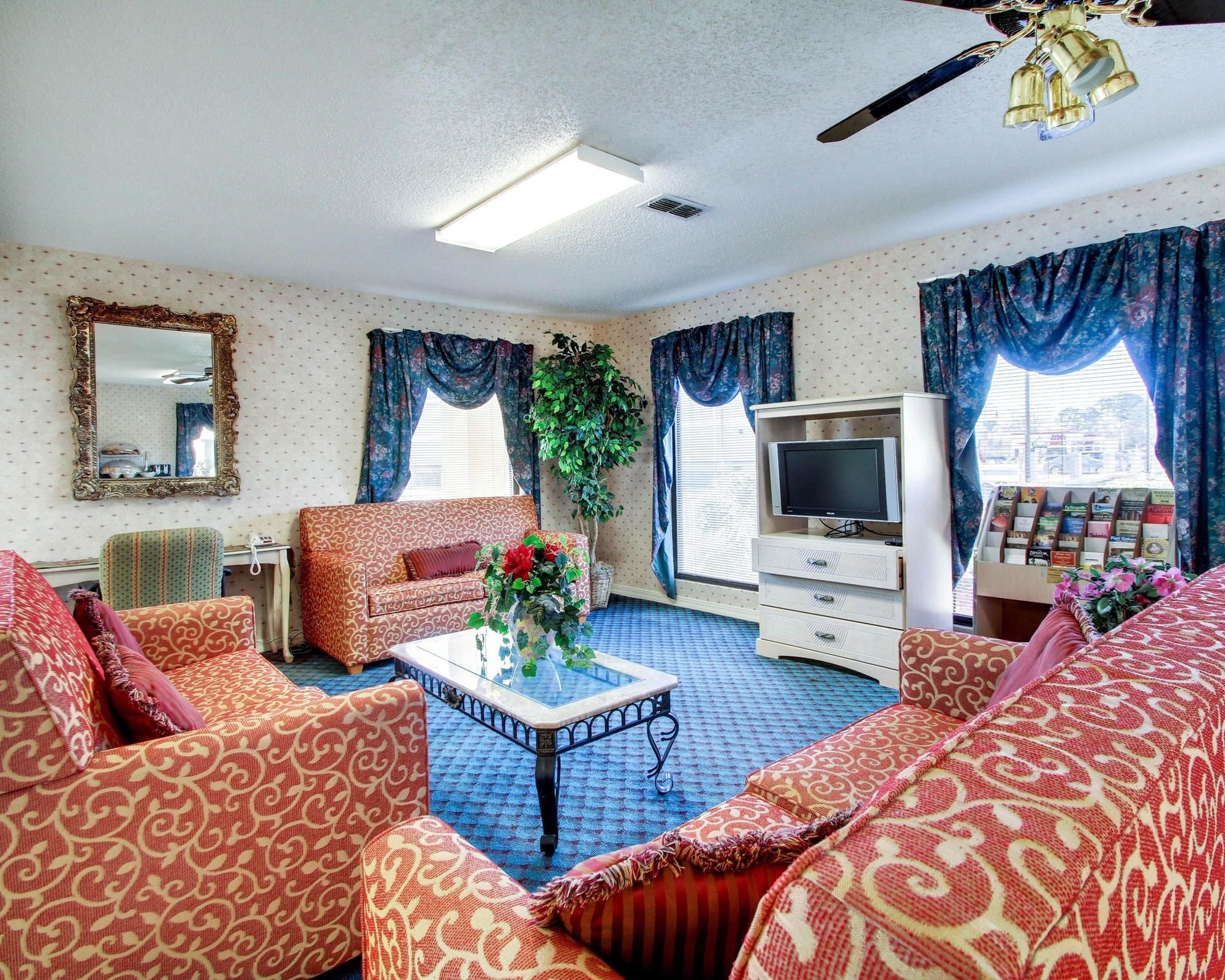 Econo Lodge Pearl