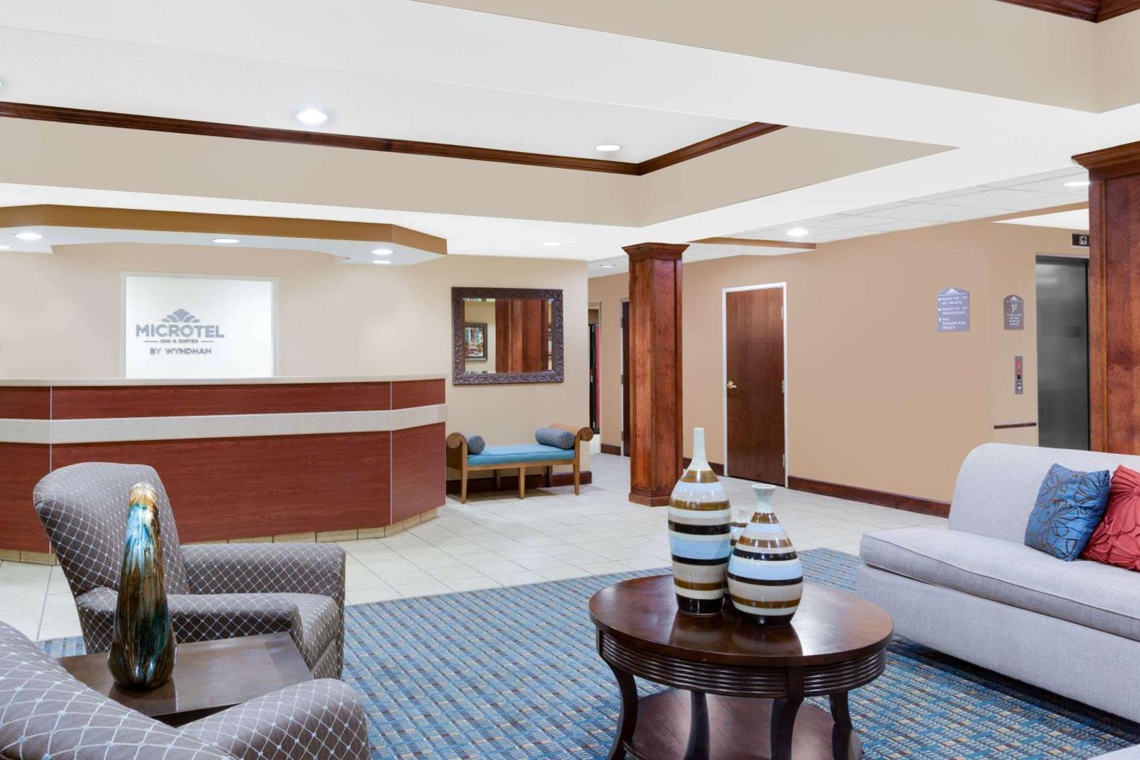 Starkville Inn & Suites