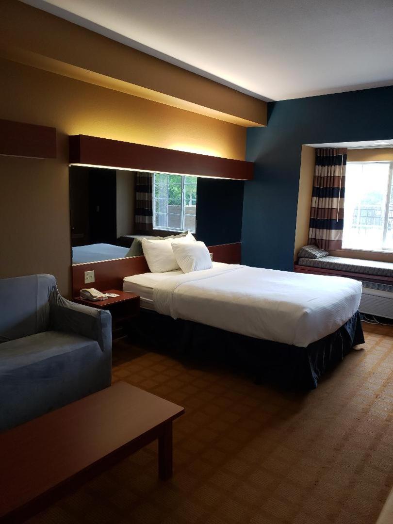 Starkville Inn & Suites