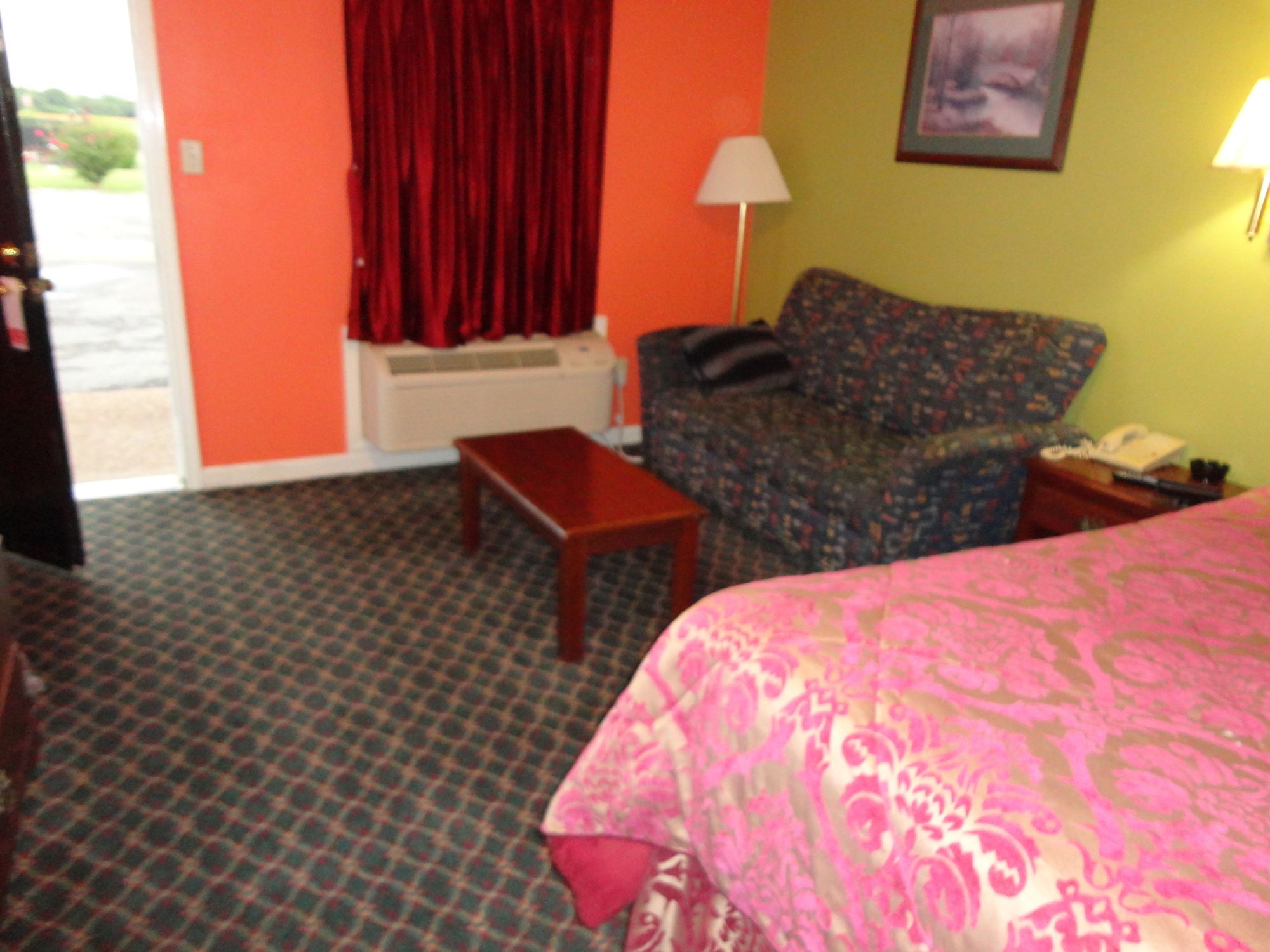 Royal Inn and Suites