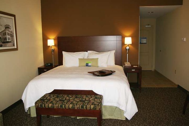 Hampton Inn & Suites West Point