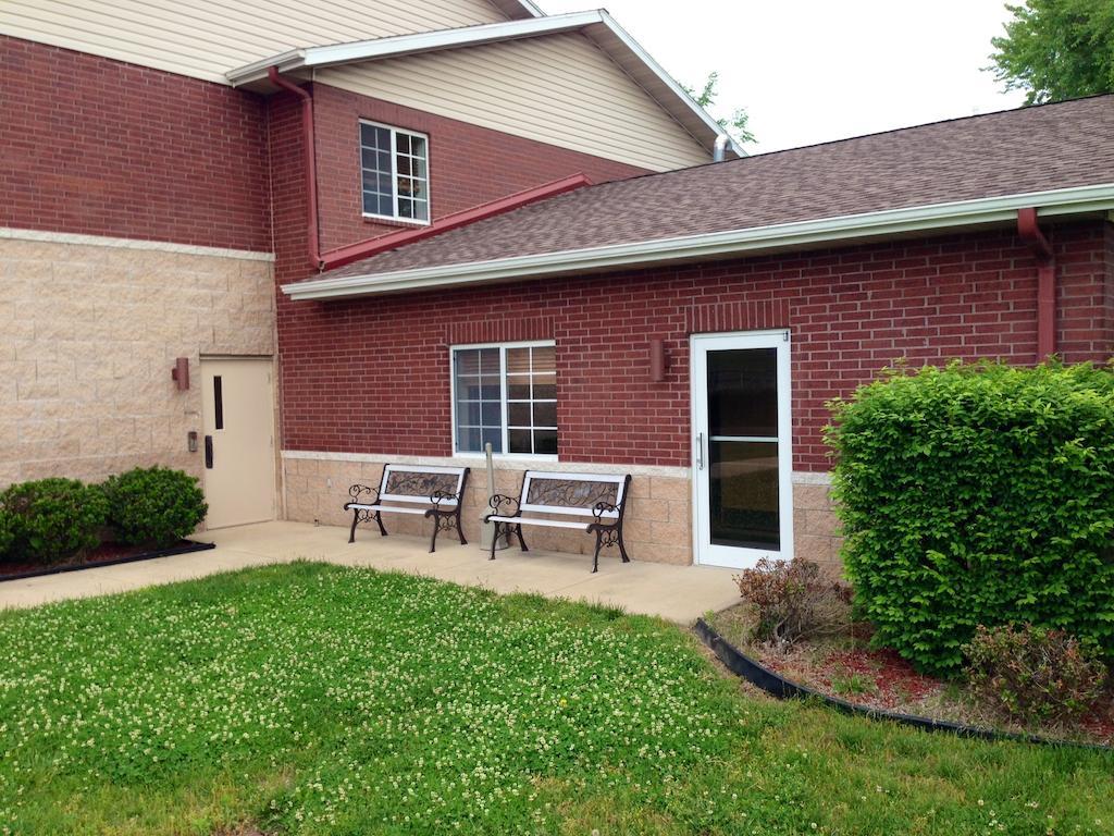 Super 8 by Wyndham Ava