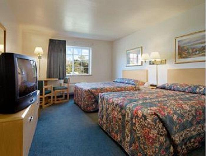 Super 8 by Wyndham Ava