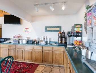 Super 8 by Wyndham Bethany MO