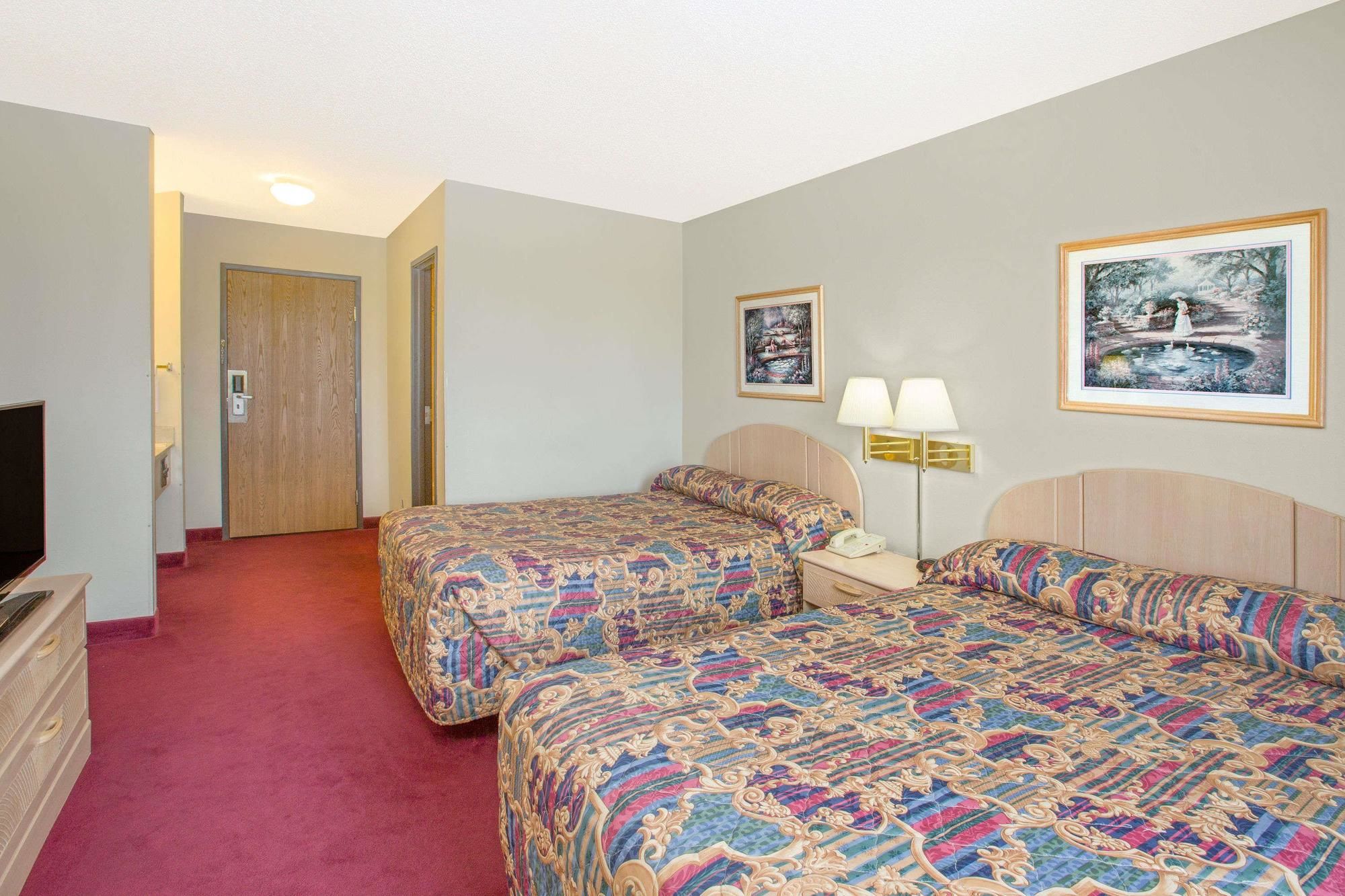 Super 8 by Wyndham Bethany MO