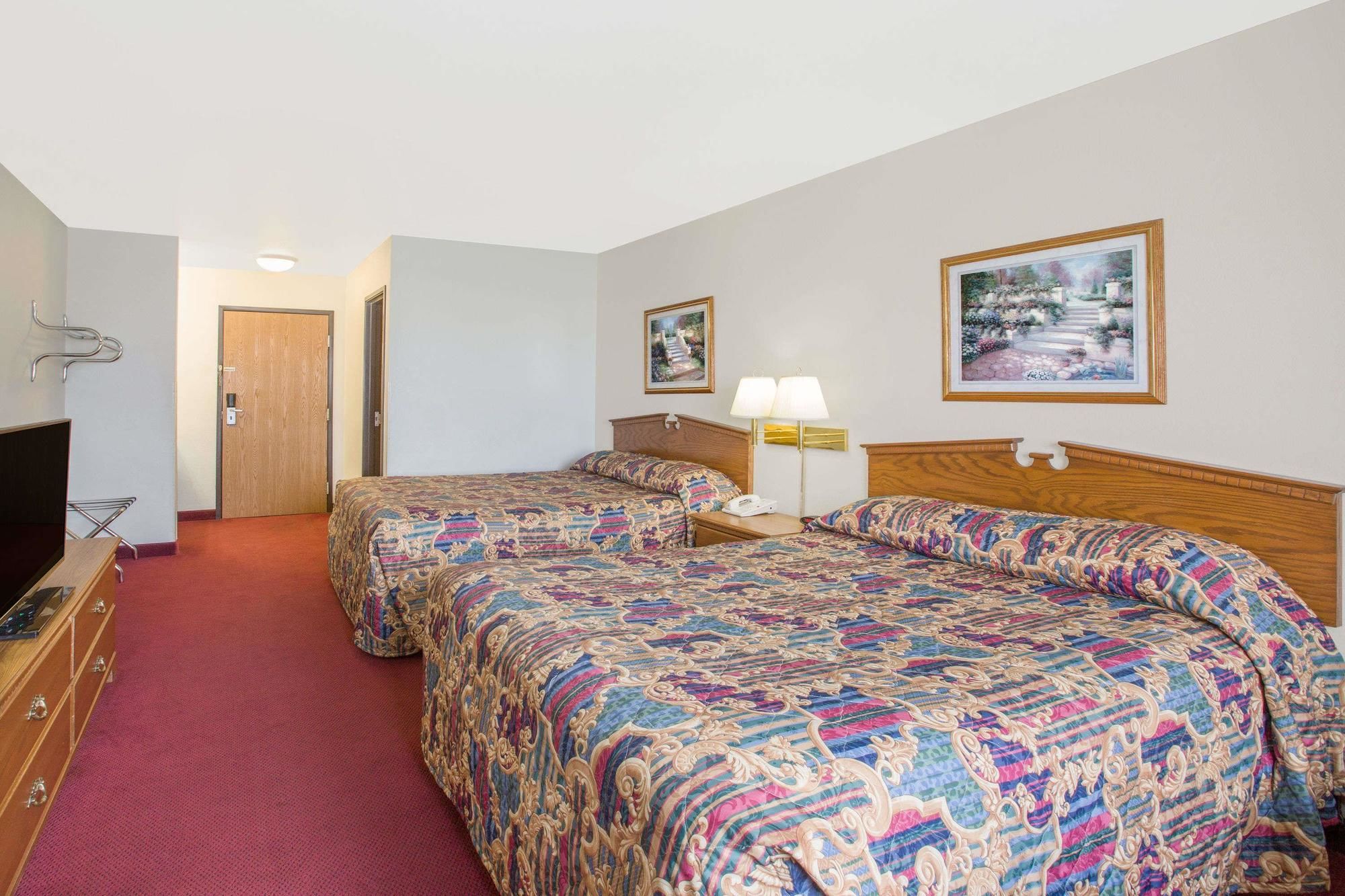 Super 8 by Wyndham Bethany MO