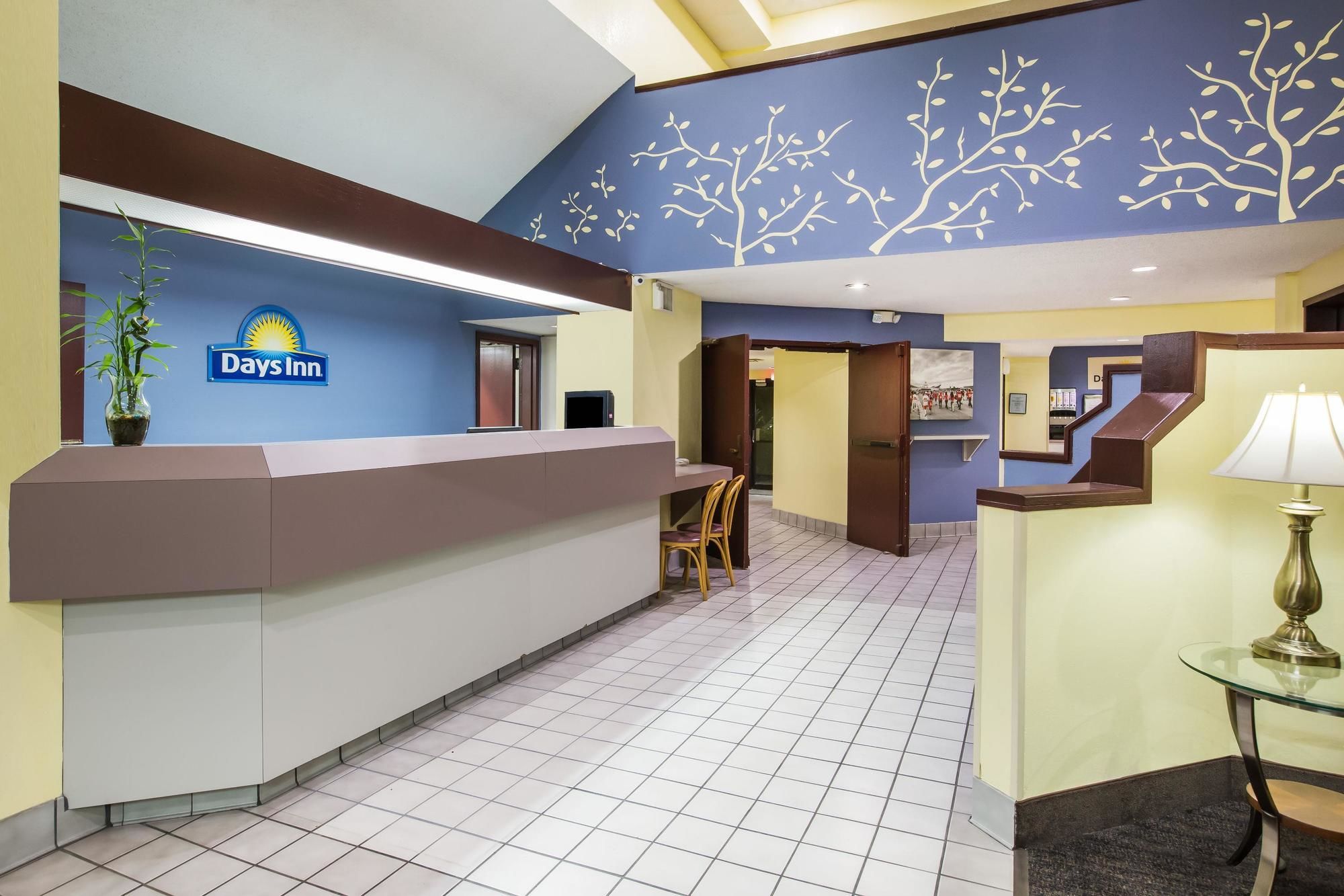 Days Inn by Wyndham Blue Springs