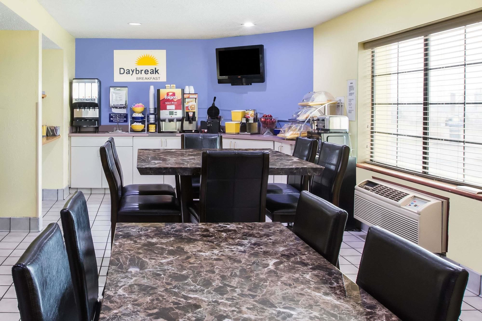 Days Inn by Wyndham Blue Springs