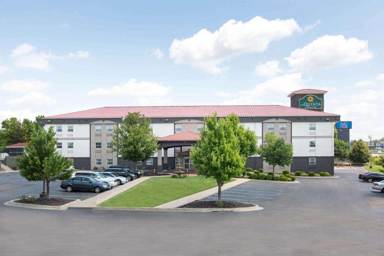 La Quinta Inn & Suites by Wyndham Blue Springs