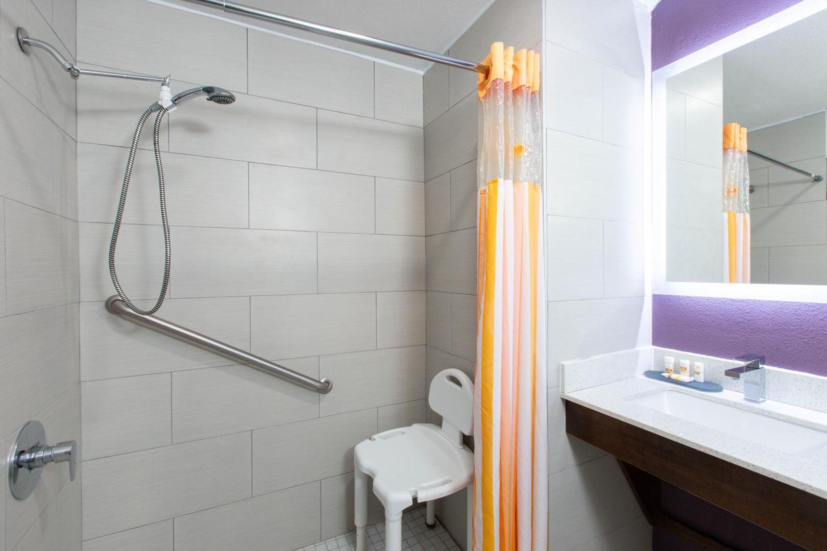 La Quinta Inn & Suites by Wyndham Blue Springs