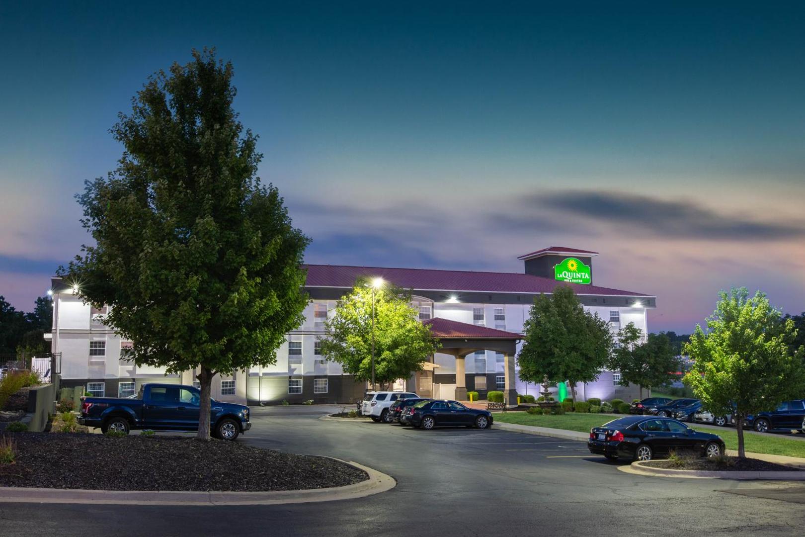 La Quinta Inn & Suites by Wyndham Blue Springs