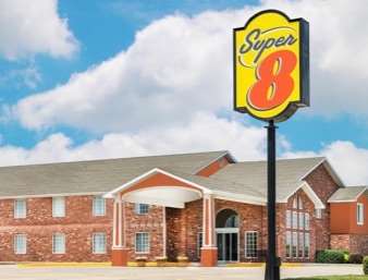 Super 8 by Wyndham Bolivar