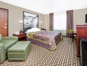 Super 8 by Wyndham Bolivar