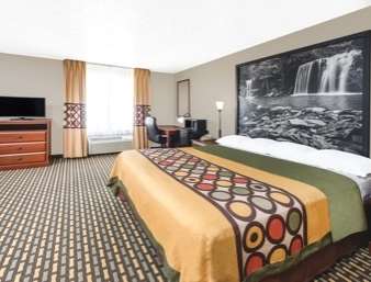 Super 8 by Wyndham Bolivar