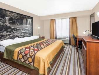 Super 8 by Wyndham Bolivar