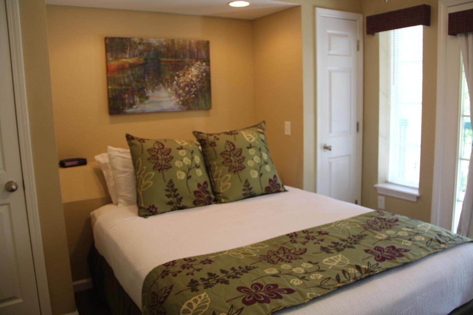 Grand Crowne Resorts - Grand Crowne