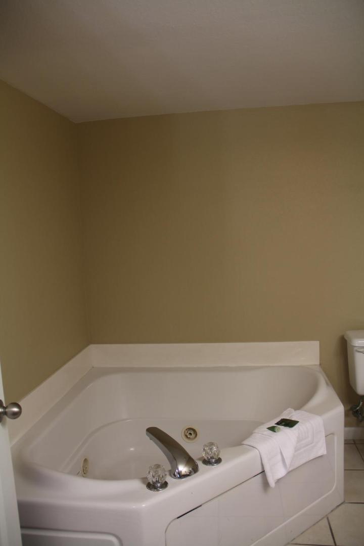 Grand Crowne Resorts - Grand Crowne