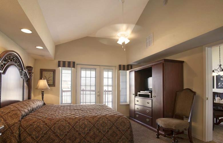 Grand Crowne Resorts - Grand Crowne