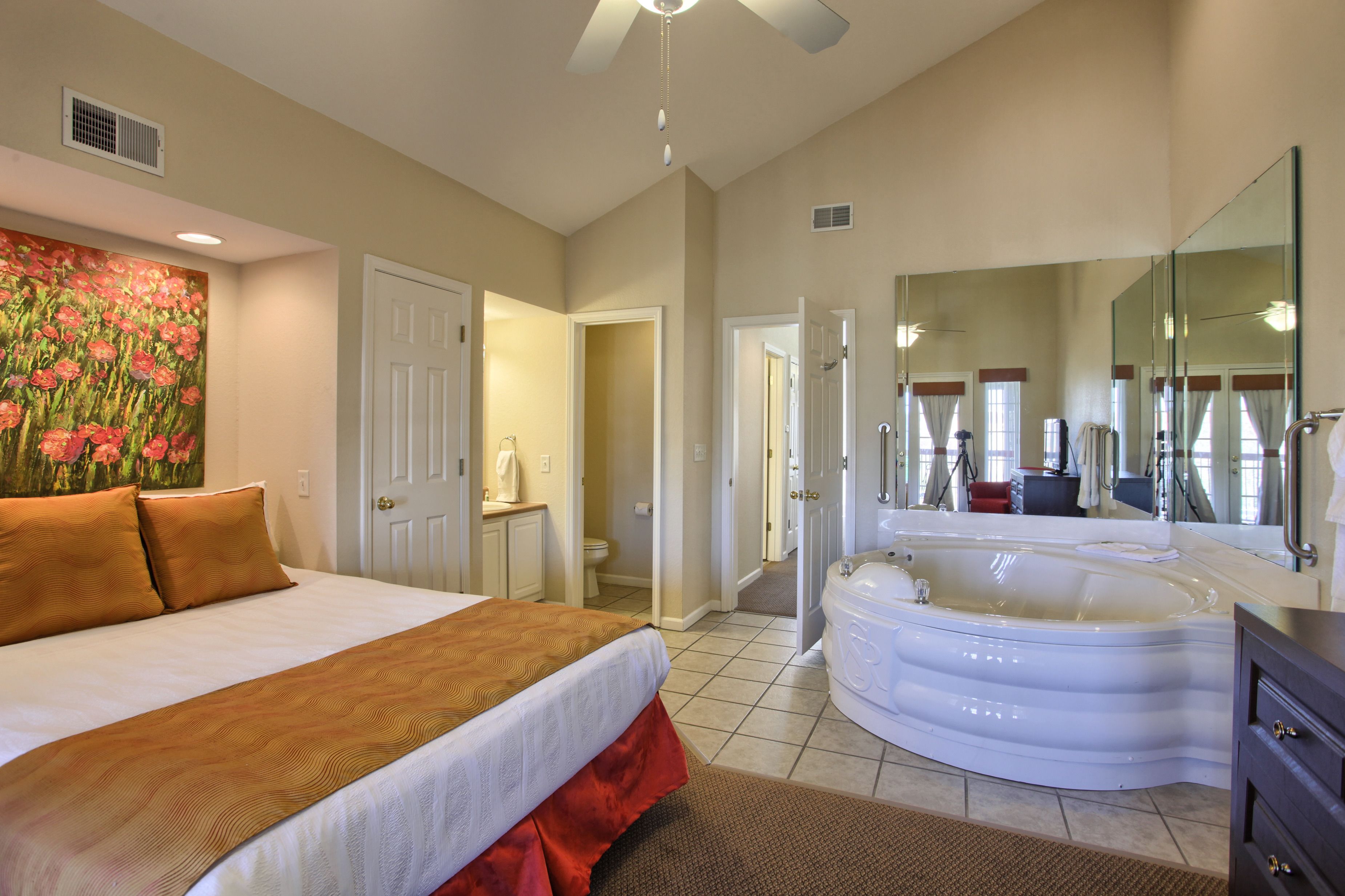 Grand Crowne Resorts - Grand Crowne