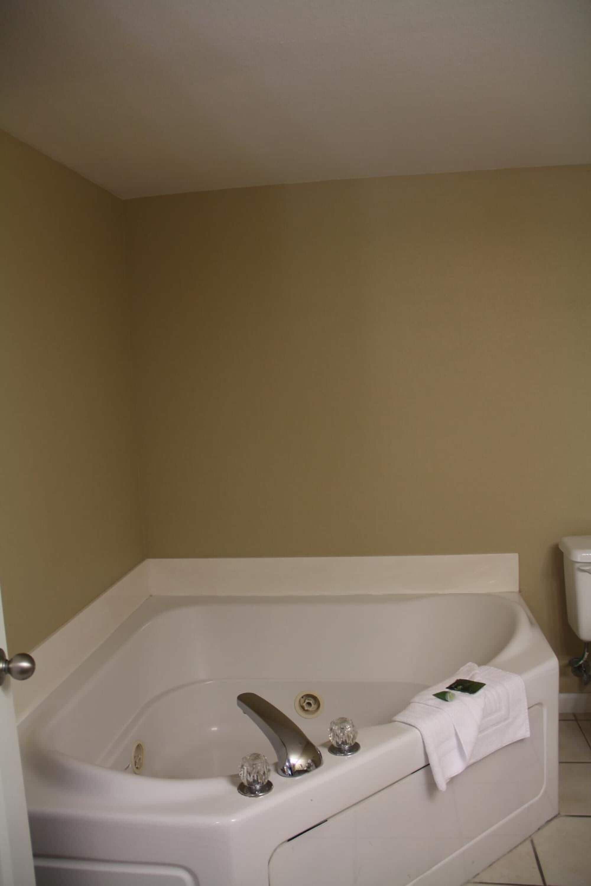 Grand Crowne Resorts - Grand Crowne