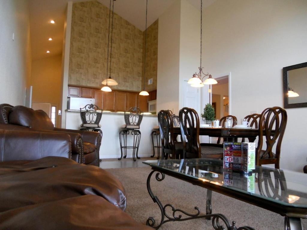 Grand Crowne Resorts - Grand Crowne