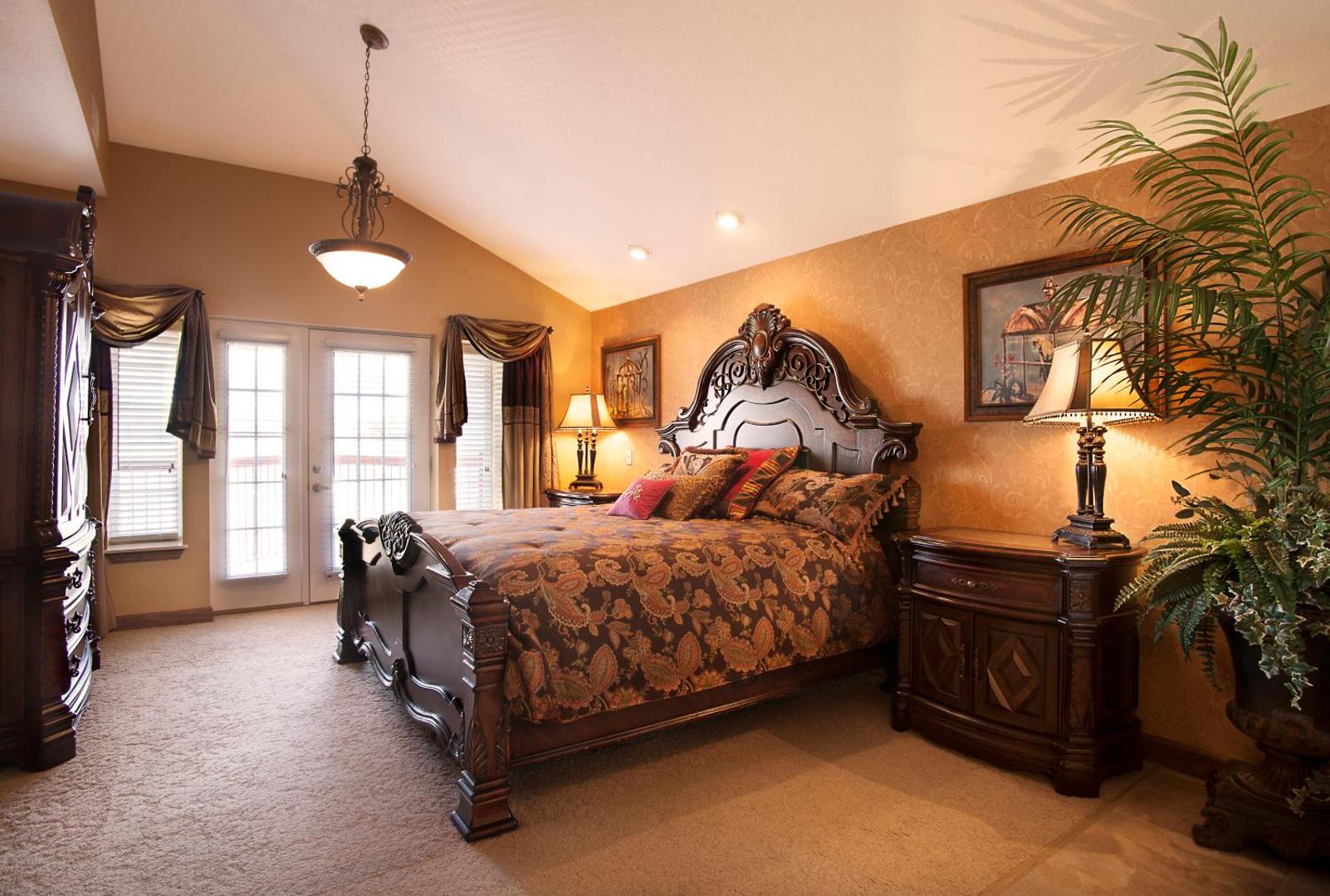 Grand Crowne Resorts - Grand Crowne