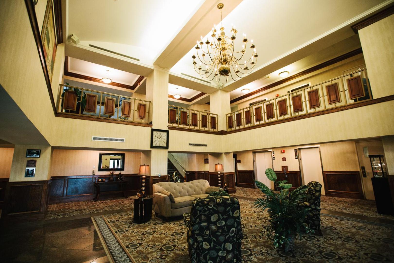 Grand Plaza Hotel & Conference Center