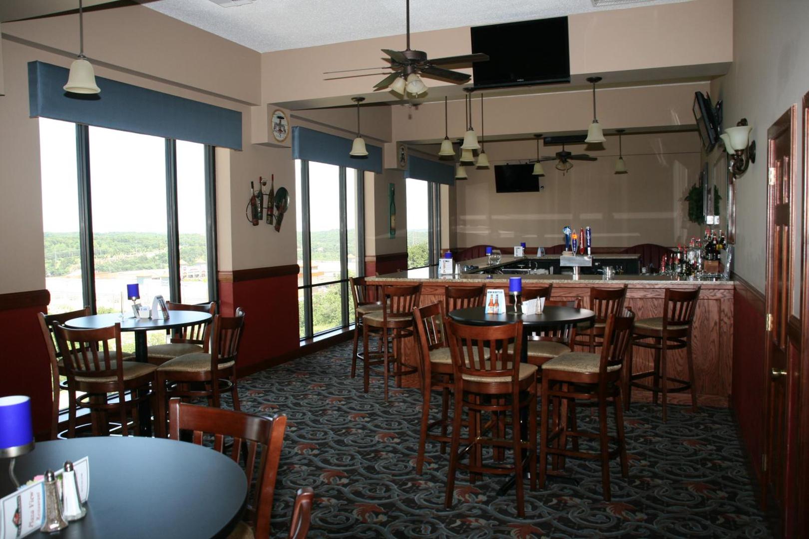 Grand Plaza Hotel & Conference Center