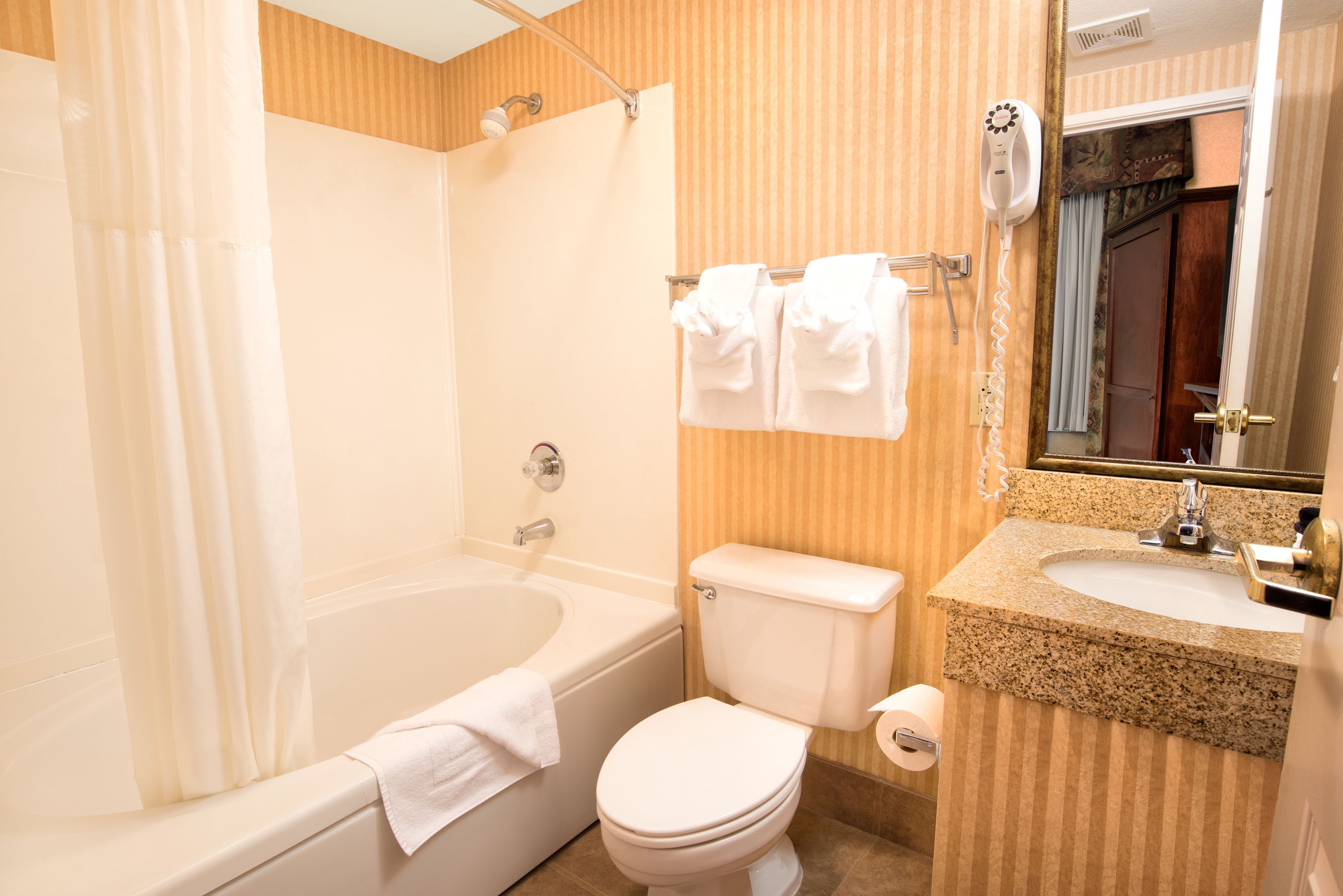 Grand Plaza Hotel & Conference Center