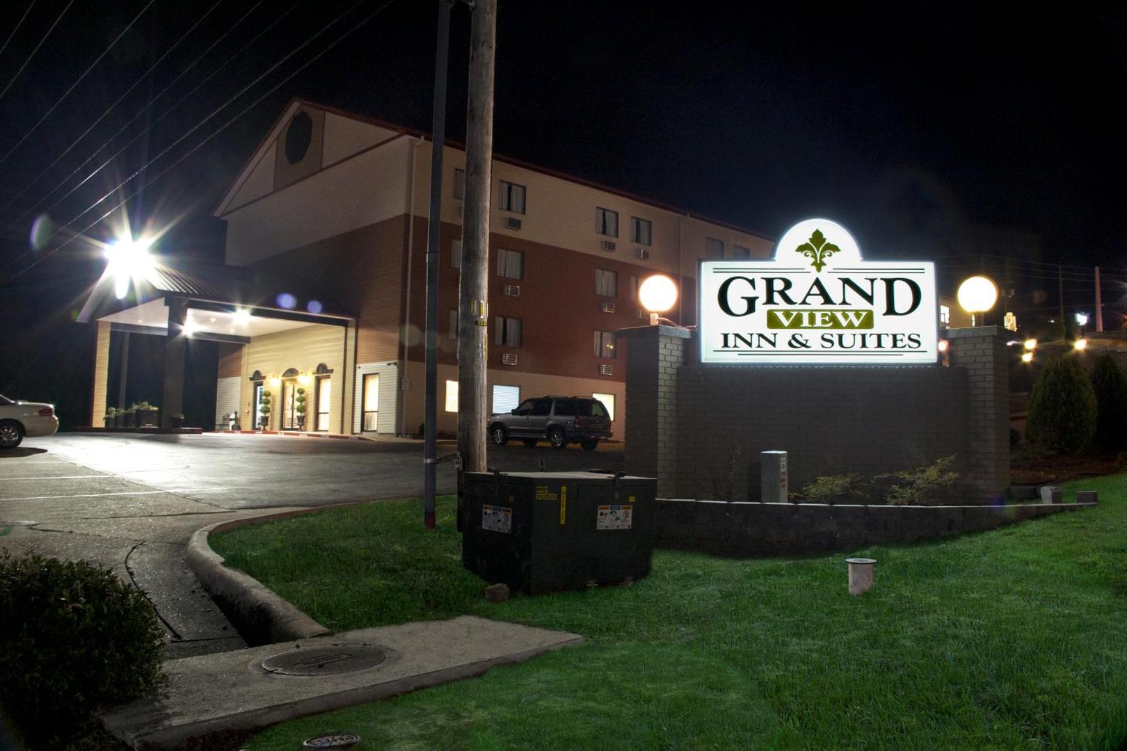 Grand View Inn & Suites