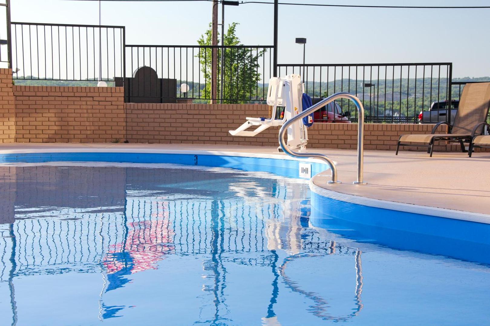 Grand View Inn & Suites