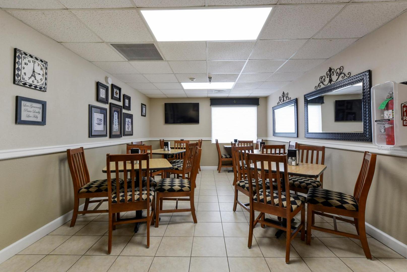 Grand View Inn & Suites