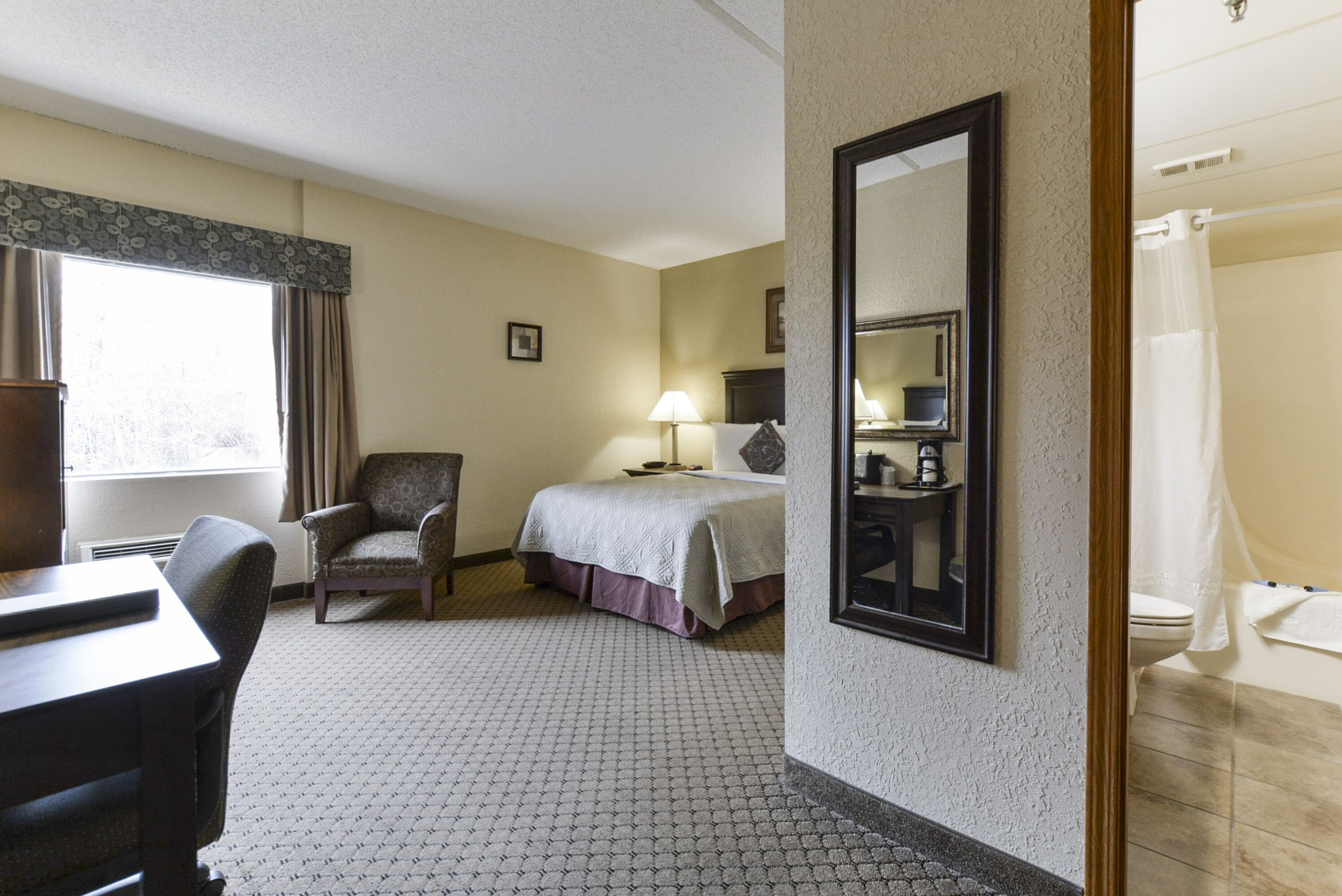 Grand View Inn & Suites