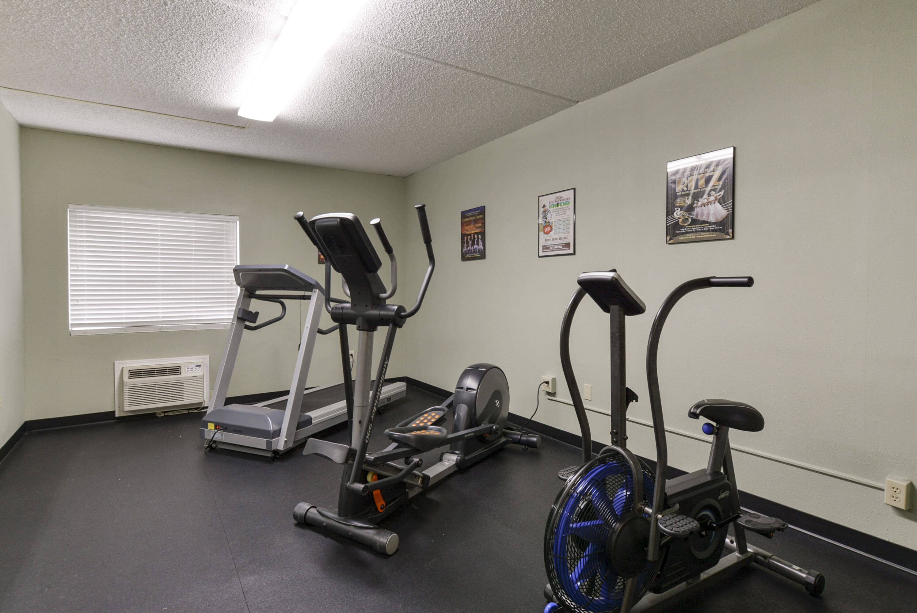 Grand View Inn & Suites