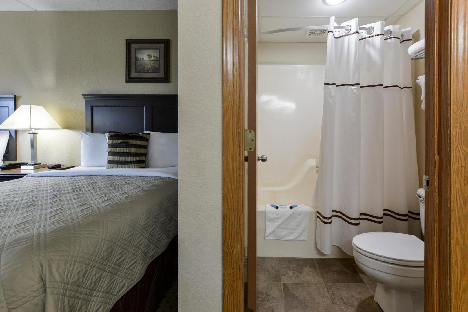Grand View Inn & Suites